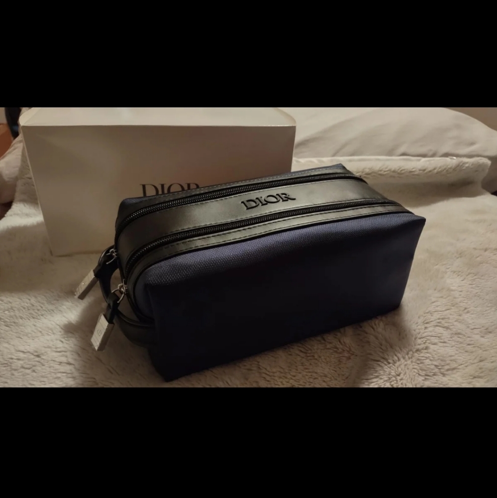 🆕Dior toiletry / cosmetics bag